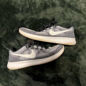 Nike women’s size 8 free rn flyknit